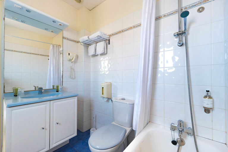 Bathroom 4, Hotel Provençal, Var