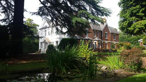 Claridge House, Surrey