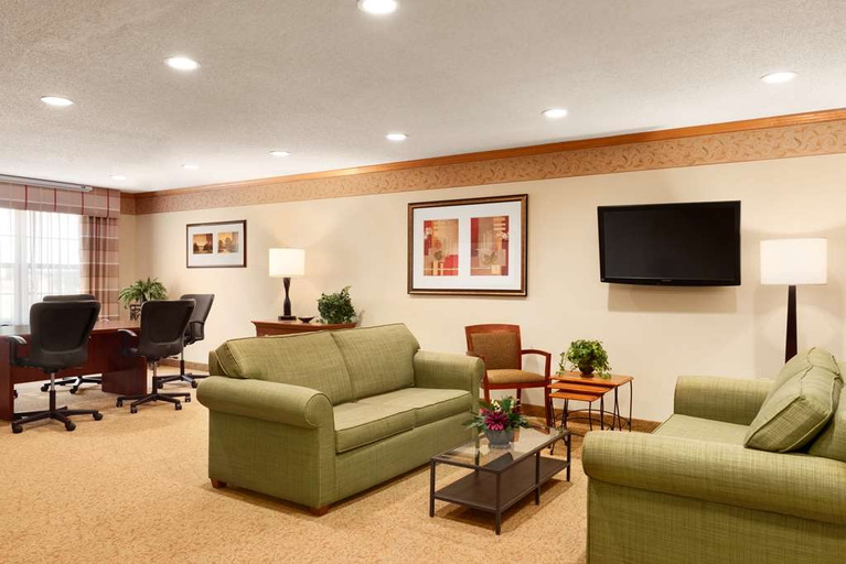 Public Area 3, Country Inn & Suites Sycamore, De Kalb