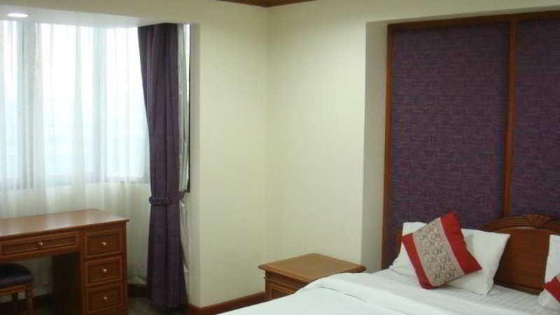 Bedroom 4, Omni Tower Syncate Suites, Khlong Toey