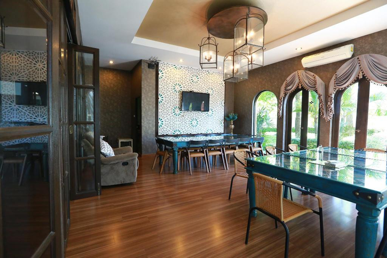 Food & Drinks 5, The Grand Morocc Hotel, Mae Rim