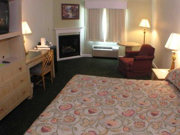 Bedroom 3, Quality Inn & Suites Auburn, Androscoggin