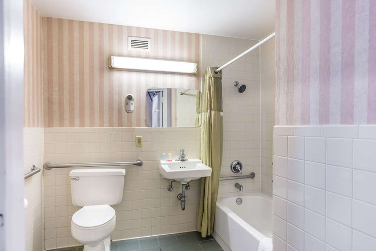 Bathroom 5, Lotus by Hotel Inn, Ada