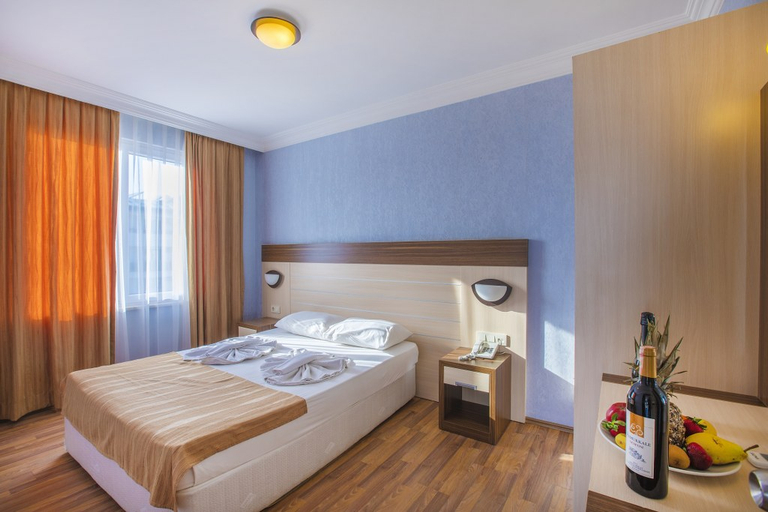 Bedroom 3, Hawaii Suit Beach Hotel, Alanya