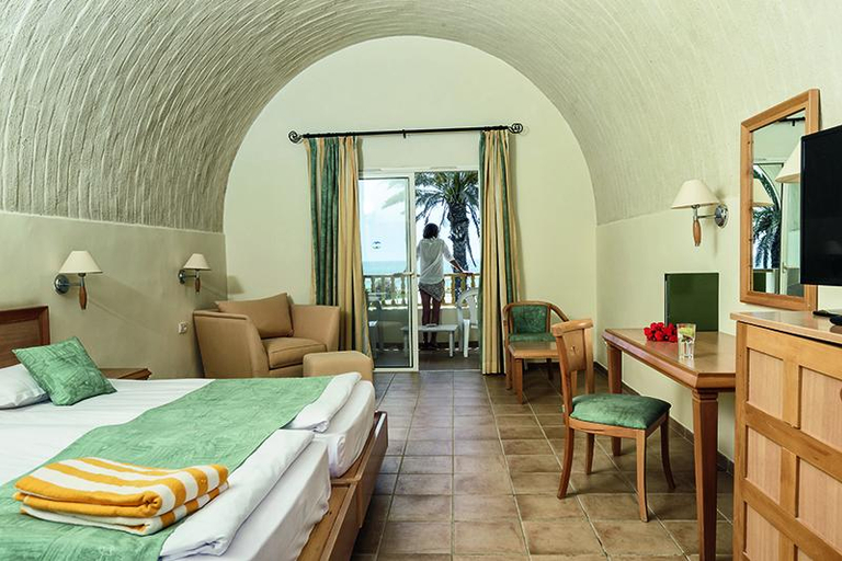 Bedroom 3, Calimera Delfino Beach Resort and Spa, Hammamet