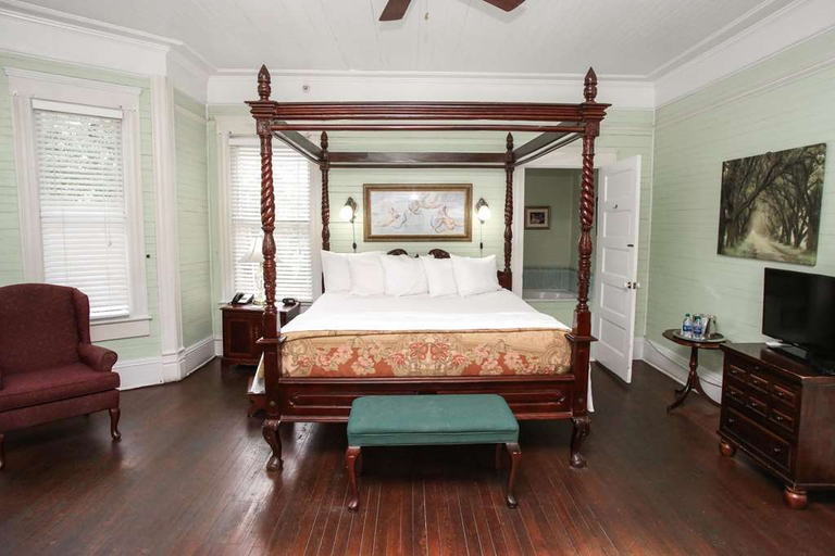 Bedroom 3, Coombs Inn & Suites, Ascend Hotel Collection, Franklin