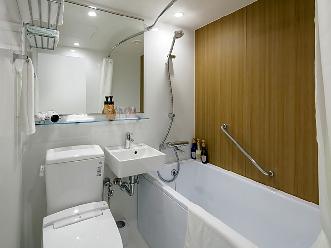 Bathroom 5, HOTEL MYSTAYS Kagoshima Tenmonkan Annex, Kagoshima