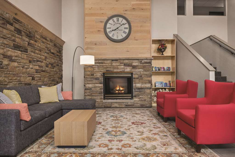Public Area 3, Country Inn & Suites Cottage Grove, Washington