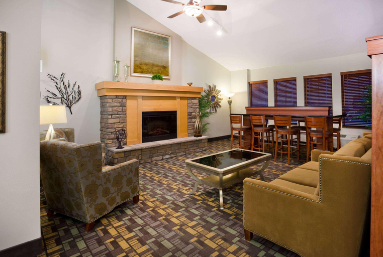 Public Area 2, AmericInn by Wyndham Hawley, Clay