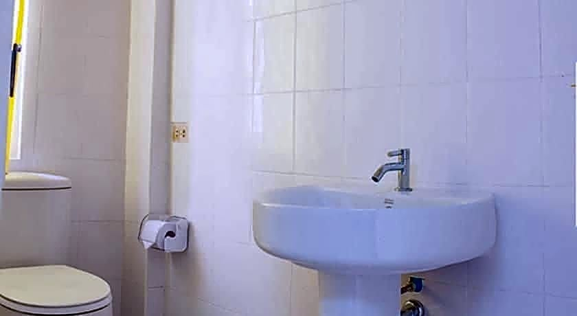 Bedroom 5, Kamin Bird Hostel, Huai Kwang