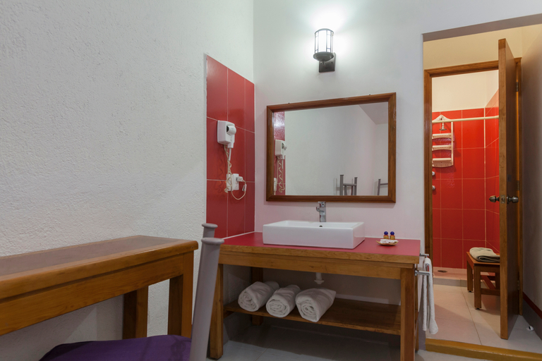 Bathroom 4, Posada el Cid, Del Centro