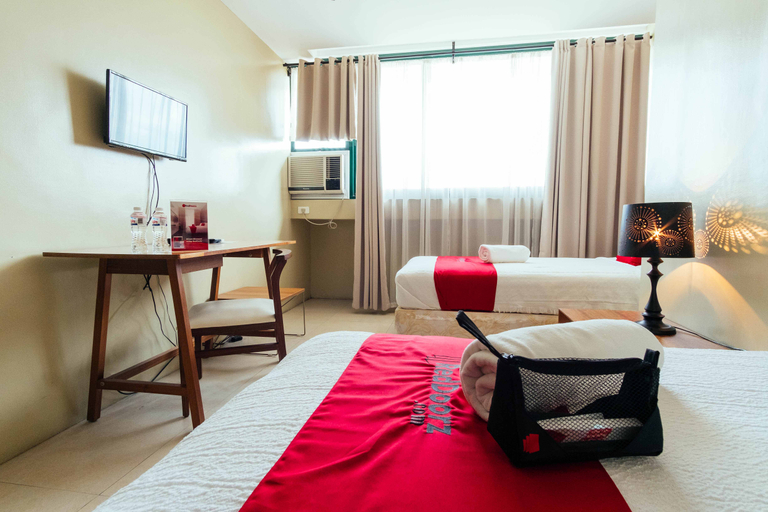 Bedroom 3, RedDoorz near Osmena Highway, Makati City