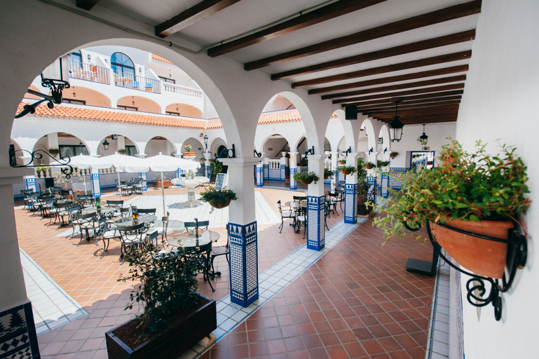 Food & Drinks, Ona Beverly Hills Heights, Santa Cruz de Tenerife