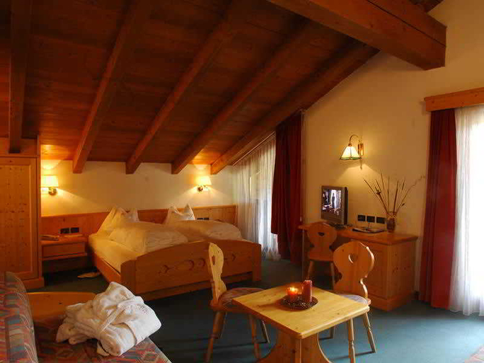 Bedroom 4, Shandranj, Trento