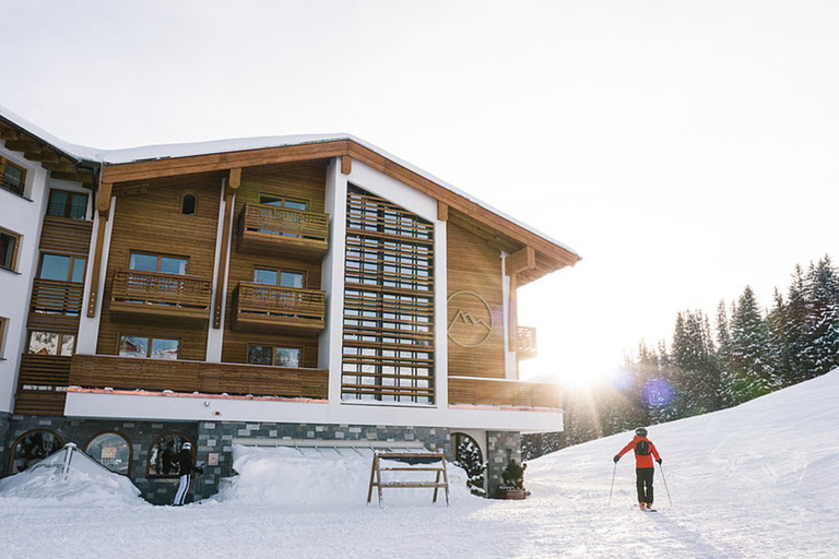 Exterior & Views