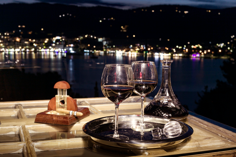 Food & Drinks, Core Luxury Suites, Thessaly