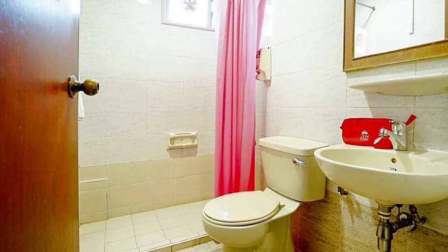 Bathroom 4, ZEN Rooms Geylang, Singapore