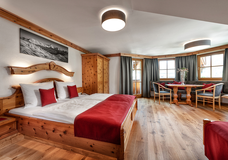 Bedroom 3, Hotel Hubertushof, Sankt Johann im Pongau