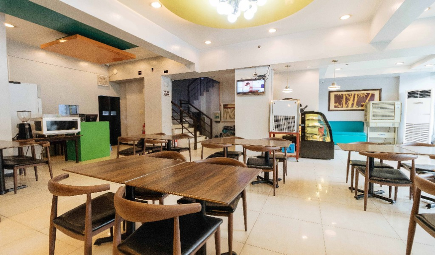 Public Area 2, RedDoorz Plus @ Tayuman Manila, Manila City