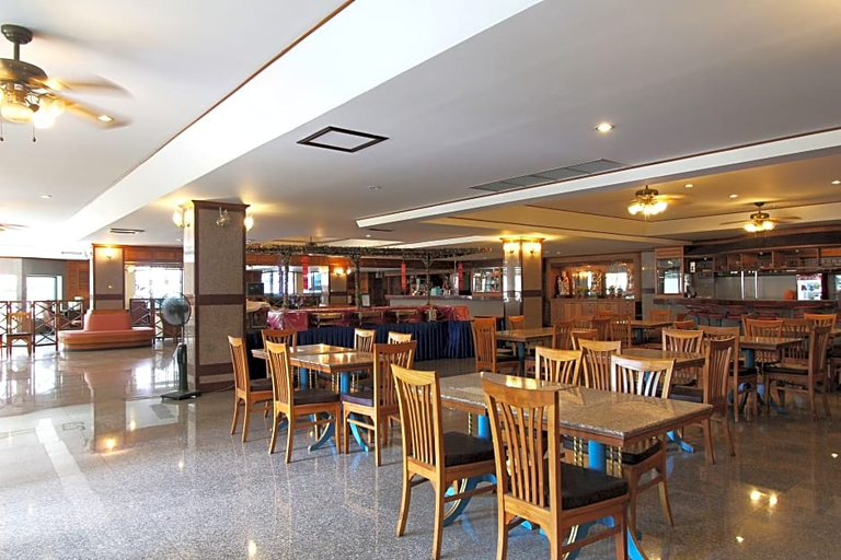 Food & Drinks 5, AA Pattaya Residence, Pattaya