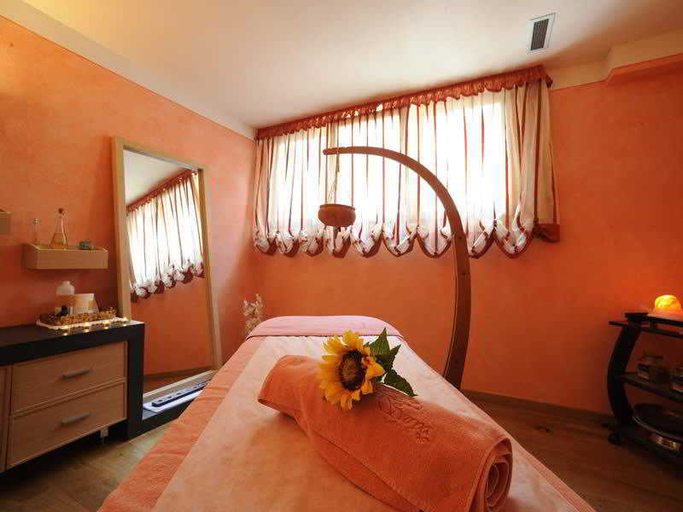 Bedroom 2, Shandranj, Trento