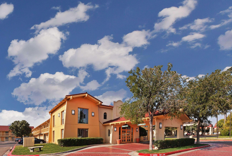 Exterior & Views 2, La Quinta Inn by Wyndham Amarillo Mid-City, Potter