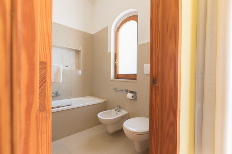 Bathroom 3, Masseria Sant'anna, Bari