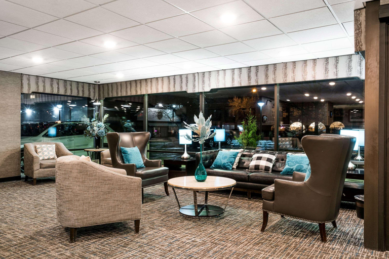Public Area 2, Days Hotel by Wyndham University Ave SE, Hennepin