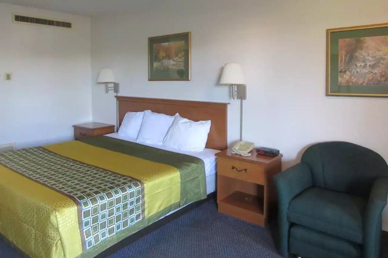 Bedroom 2, Rodeway Inn & Suites Wheelersburg, Scioto
