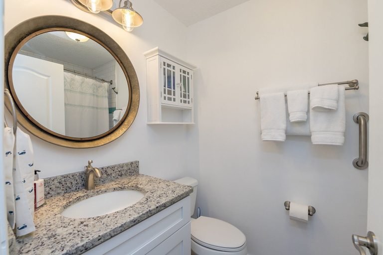 Bathroom 5, Island Oasis, Saint Johns