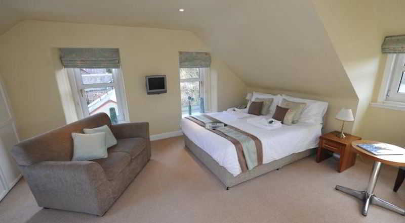 Bedroom 3, Poppies Hotel and Restaurant, Stirling