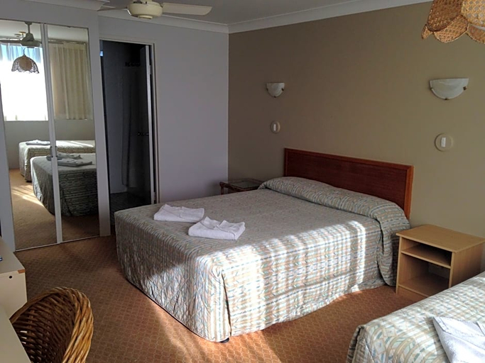 Exterior & Views 2, Hervey Bay Hotel & Resort, Hervey Bay - Pt A