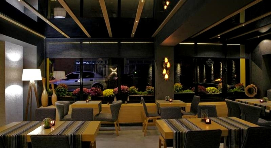 Food & Drinks 3, The Black Hotel, Merkez