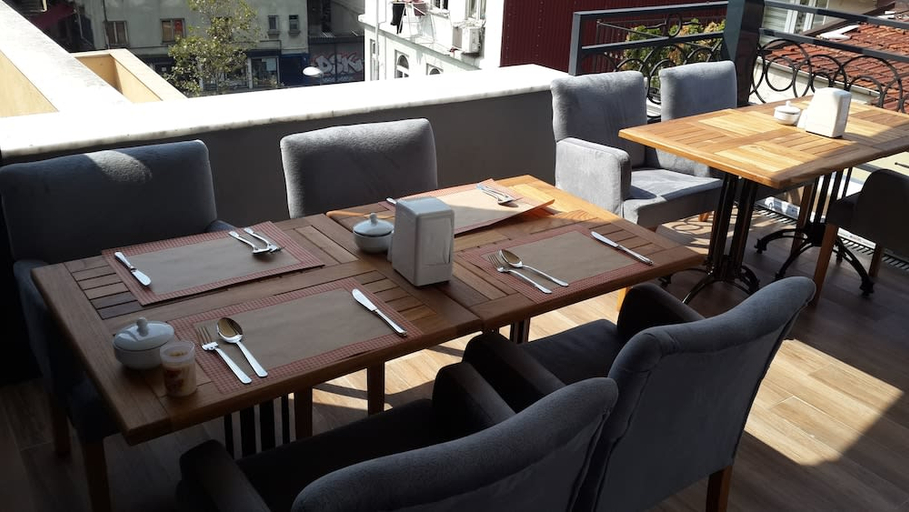 Food & Drinks 4, Pera Line Residence Hotel, Beyoğlu