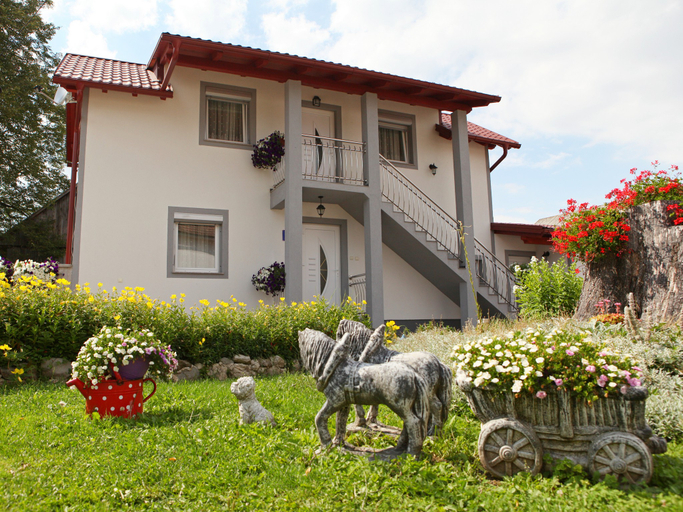 Exterior & Views 2, House Jovica, Vrhovine
