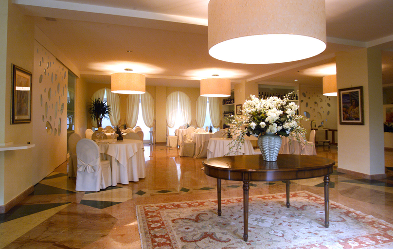 Public Area 4, Hotel Baia Dei Faraglioni, Foggia