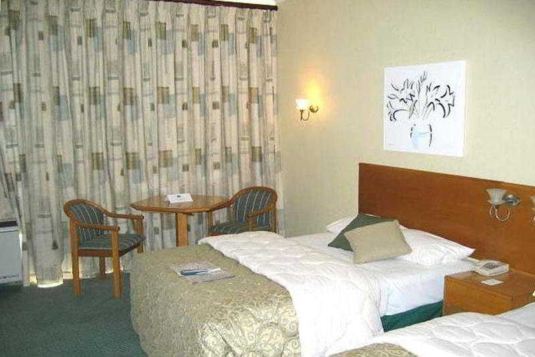 Bedroom 4, Wilderness Beach Hotel, Eden