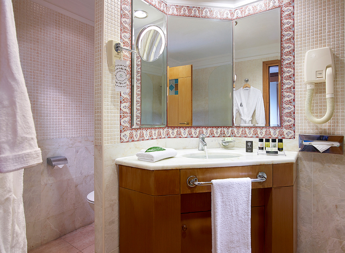 Bathroom 5, KNOSSOS ROYAL, Crete