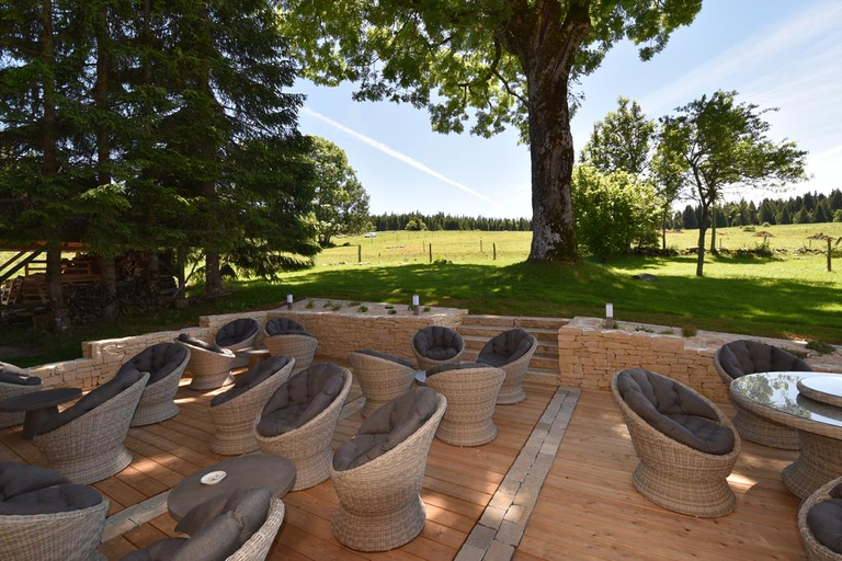 Public Area 4, Le Tillau, Doubs