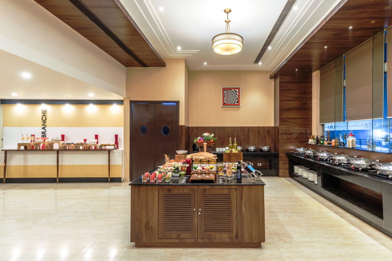 Food & Drinks 4, Golden Suites Gurgaon, Gurgaon