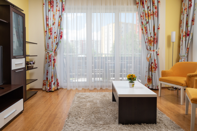Bedroom 1, Brasov Holiday Apartments - SAH, Brasov