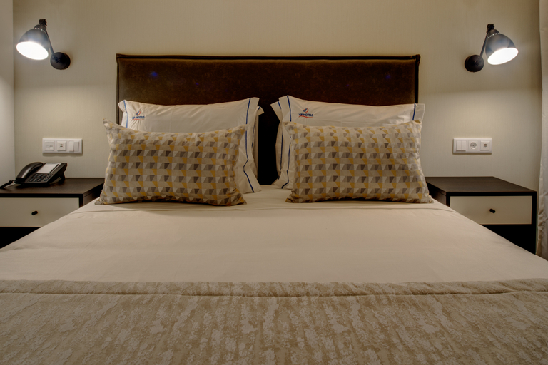 Bedroom 2, VIP Executive Picoas Hotel, Lisboa