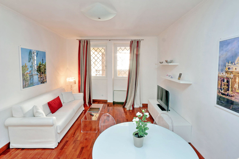 Bedroom 2, Piazzetta Margutta, Roma