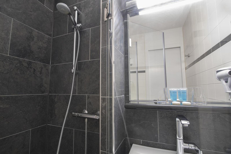 Bathroom 4, Bastion Dordrecht/Papendrecht, Dordrecht