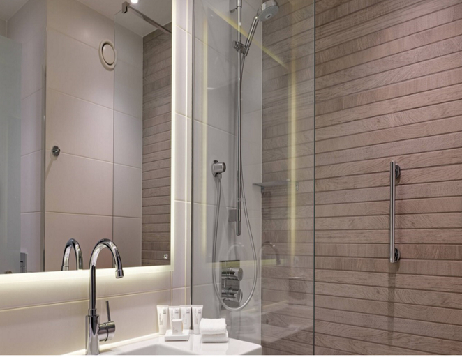 Bathroom 5, AC Hotel by Marriott Manchester City Centre, Manchester
