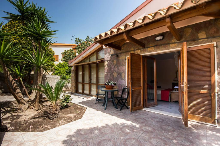 Exterior & Views 2, Villa Iole Apartment, Carbonia-Iglesias