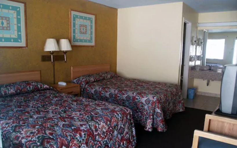 Bedroom 2, Rodeway Inn Downtown Airport Area, Bexar