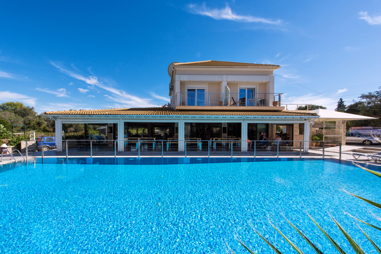 Sport & Beauty 3, Kavos Plaza, Ionian Islands