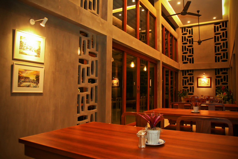 Public Area 24