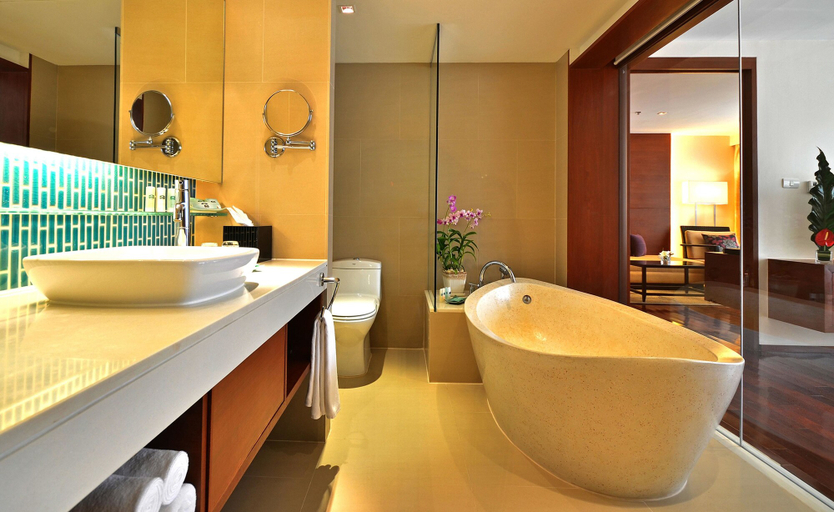 Bathroom 5, Radisson RED Phuket Patong Beach, Pulau Phuket